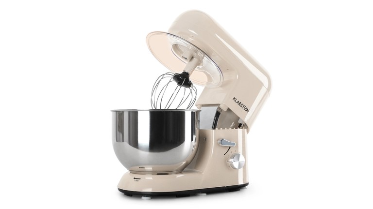 Kuchynský robot Klarstein Bella Vintage Cream ako darček na produktovej fotografii.